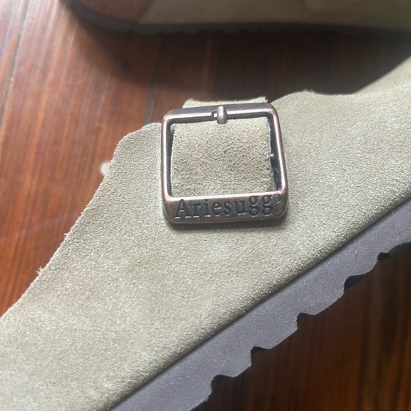 Ariesugg by Ugg Tan Suede Mules - Picture 7 of 12